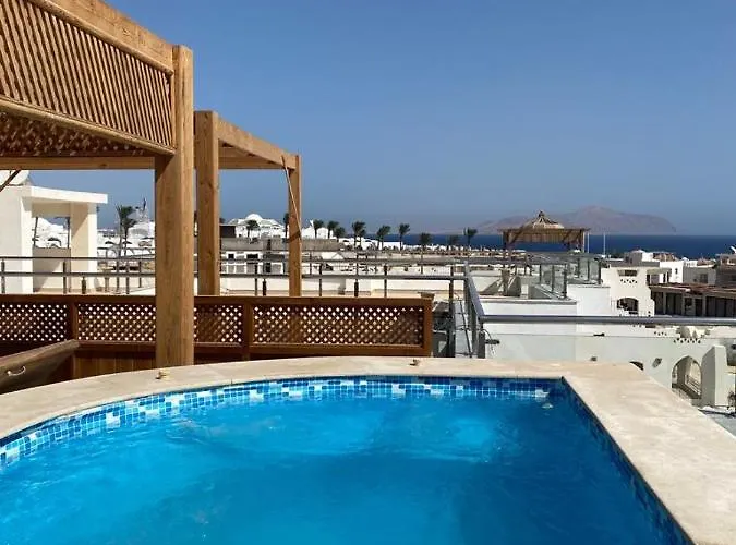 Appartement Royal Spacious 3-bedroom With Pool & Sea View, Access, Private Rooftop Area *