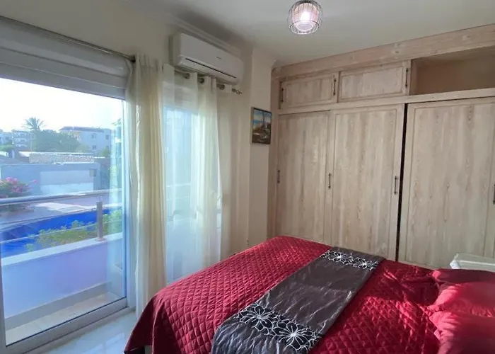 Lovely 3 Bdr With Sea View And Private Rooftop Area, Free Pool & Wild Beach Access