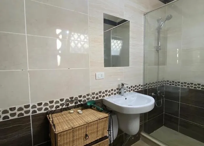 Apartment Lovely 3 Bdr With Sea View And Private Rooftop Area, Free Pool & Wild Beach Access