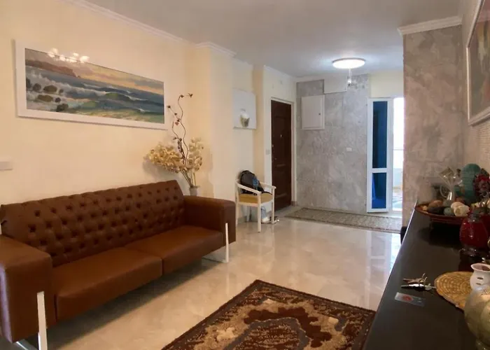 Royal Spacious 3-bedroom With Pool & Sea View, Access, Private Rooftop Area Appartement